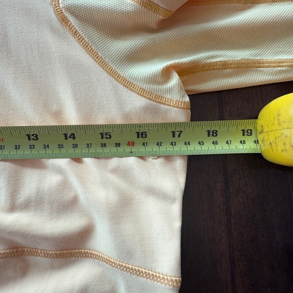 lululemon athletica Yellow zip pullover - Picture 9 of 9